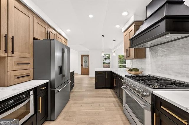 656 Channing Drive NW, Atlanta, GA 30318