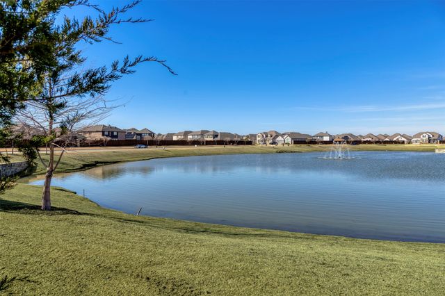 1437 Pleasant Knoll Trail, Aubrey, TX 76227