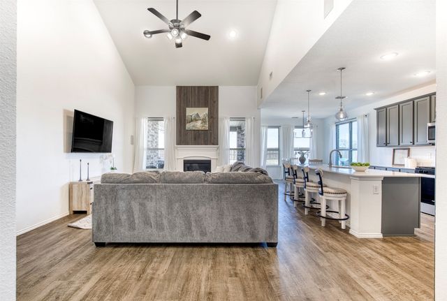 1437 Pleasant Knoll Trail, Aubrey, TX 76227