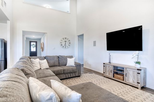 1437 Pleasant Knoll Trail, Aubrey, TX 76227