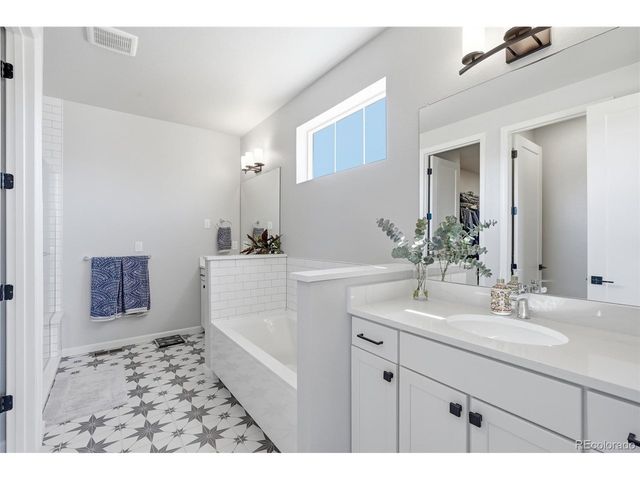 969 Arapahoe Cir, Louisville, CO 80027