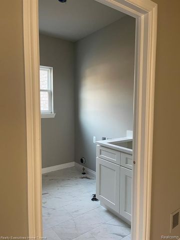 34938 Cardinal Lane, Richmond, MI 48062