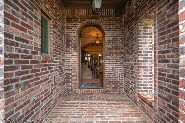8409 Stoneshire Drive, Fort Smith, AR 72916