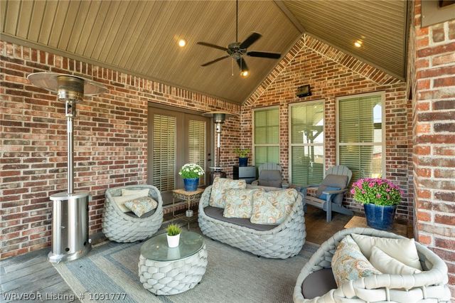 8409 Stoneshire Drive, Fort Smith, AR 72916