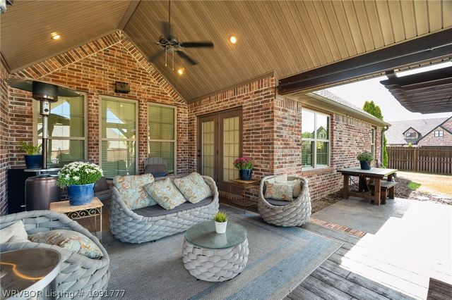 8409 Stoneshire Drive, Fort Smith, AR 72916