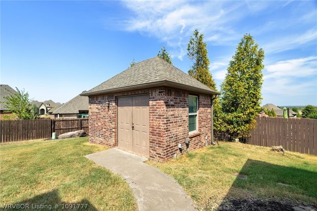 8409 Stoneshire Drive, Fort Smith, AR 72916
