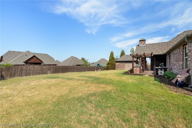 8409 Stoneshire Drive, Fort Smith, AR 72916