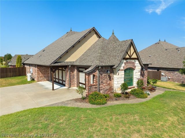 8409 Stoneshire Drive, Fort Smith, AR 72916
