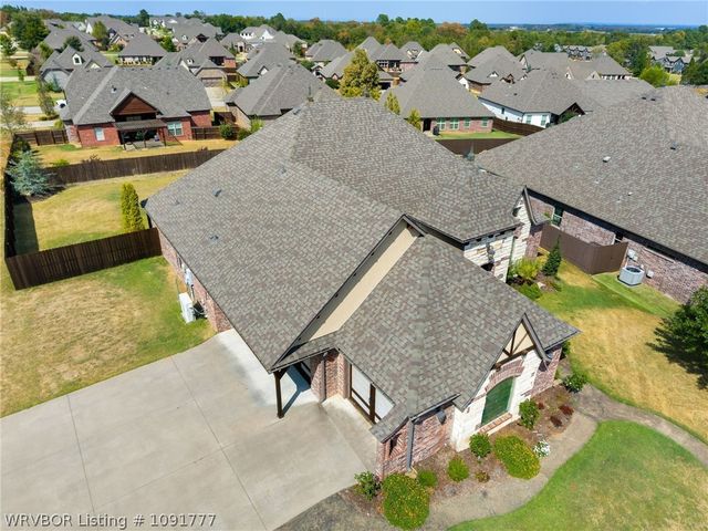 8409 Stoneshire Drive, Fort Smith, AR 72916