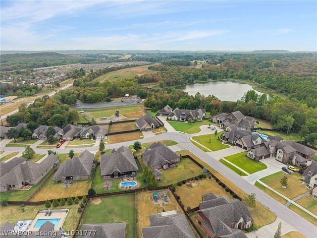 8409 Stoneshire Drive, Fort Smith, AR 72916