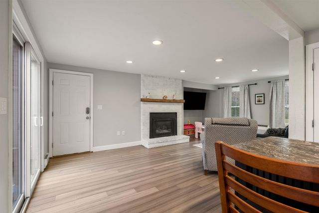 26 Wedgewood Drive, Londonderry, NH 03053