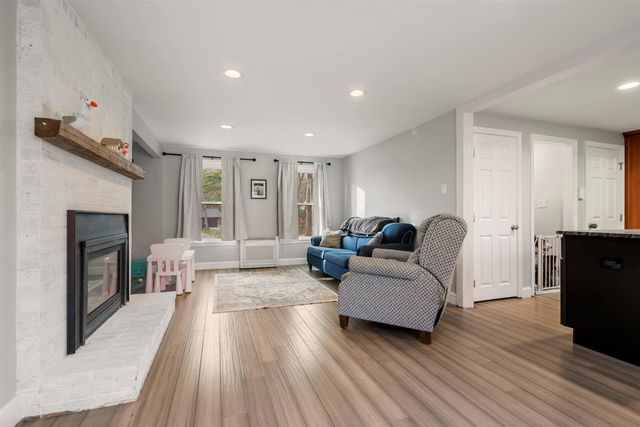 26 Wedgewood Drive, Londonderry, NH 03053