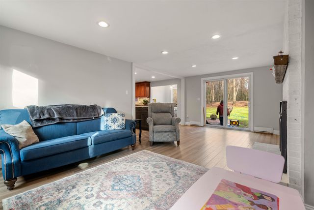 26 Wedgewood Drive, Londonderry, NH 03053