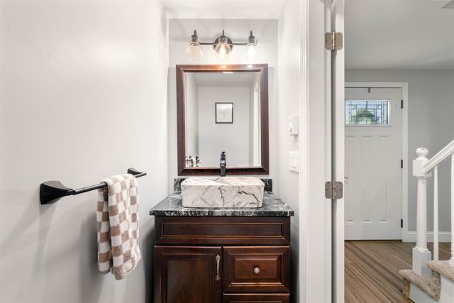 26 Wedgewood Drive, Londonderry, NH 03053