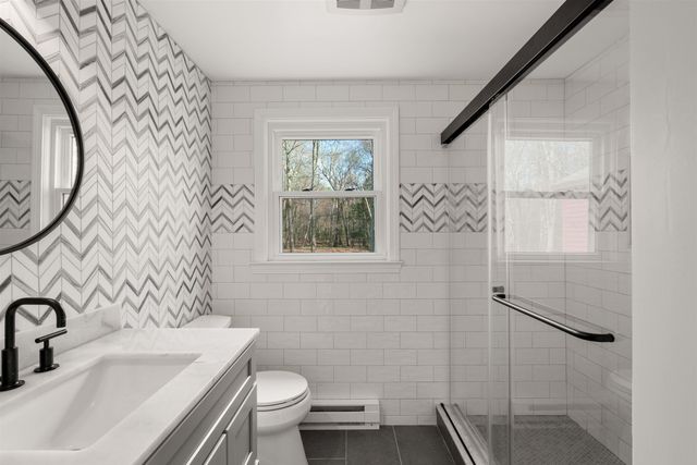 26 Wedgewood Drive, Londonderry, NH 03053