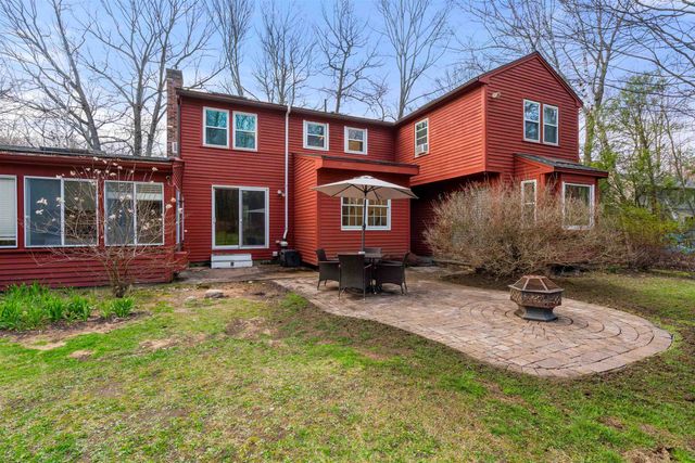 26 Wedgewood Drive, Londonderry, NH 03053