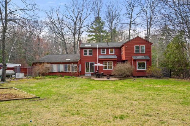 26 Wedgewood Drive, Londonderry, NH 03053