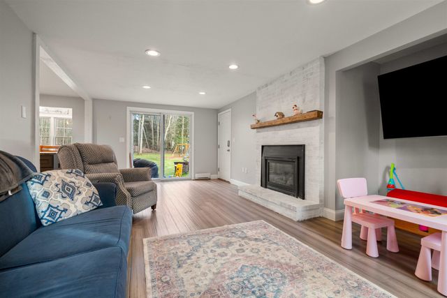 26 Wedgewood Drive, Londonderry, NH 03053