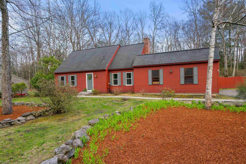 26 Wedgewood Drive, Londonderry, NH 03053