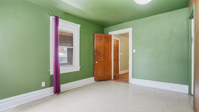 328 W New Castle, City Of But Nw, PA 16001