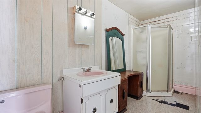 328 W New Castle, City Of But Nw, PA 16001