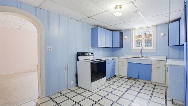 328 W New Castle, City Of But Nw, PA 16001