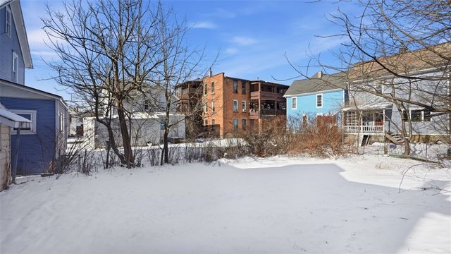 328 W New Castle, City Of But Nw, PA 16001