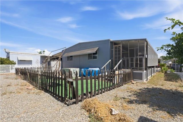 9391 California Ave 113, Riverside, CA 92503