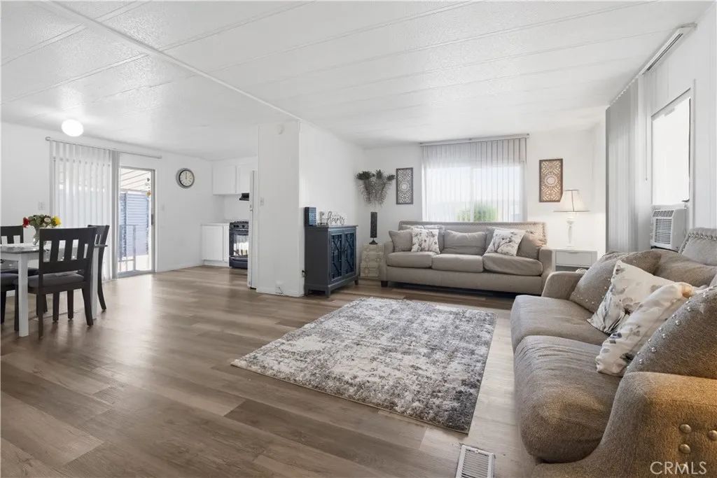 9391 California Ave 113, Riverside, CA 92503
