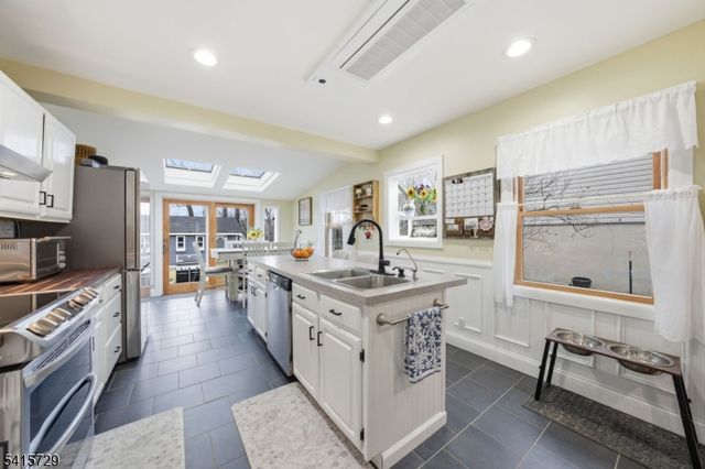 18 Erie Ave, Rockaway Twp., NJ 07866