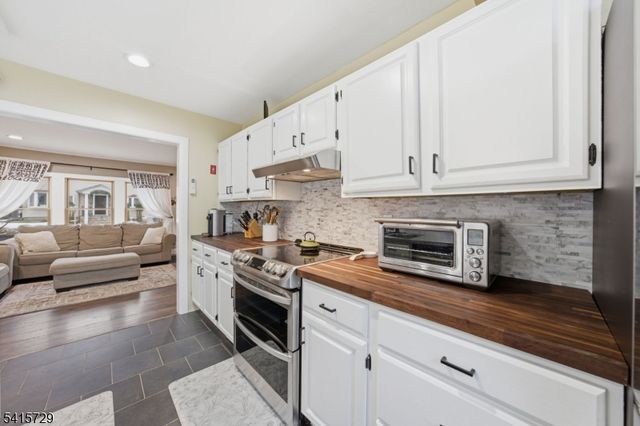 18 Erie Ave, Rockaway Twp., NJ 07866