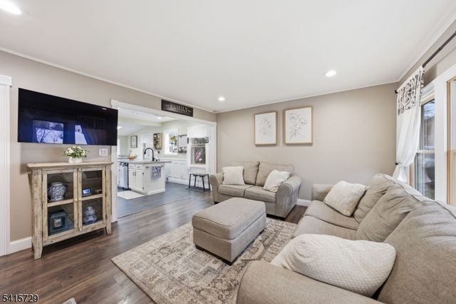 18 Erie Ave, Rockaway Twp., NJ 07866