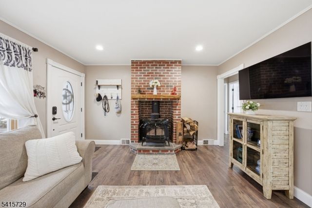 18 Erie Ave, Rockaway Twp., NJ 07866