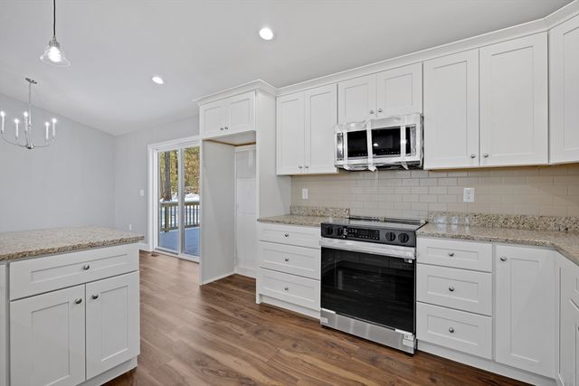 132 Kibbe Rd, East Longmeadow, MA 01028