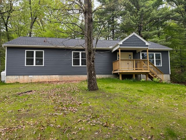 132 Kibbe Rd, East Longmeadow, MA 01028