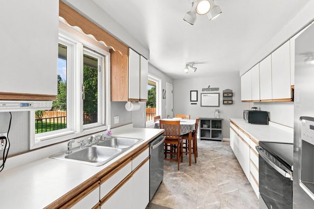 10510 E Desmet Ave, Spokane Valley, WA 99206