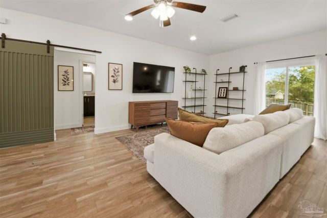 400 Scooter Cv, Crestview, FL 32539