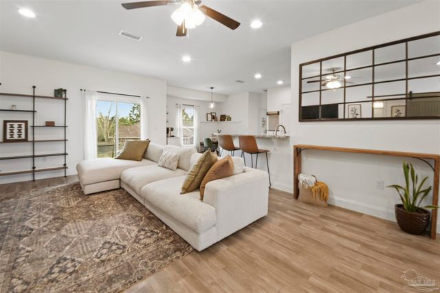 400 Scooter Cv, Crestview, FL 32539