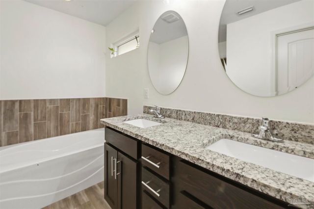 400 Scooter Cv, Crestview, FL 32539