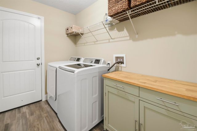 400 Scooter Cv, Crestview, FL 32539