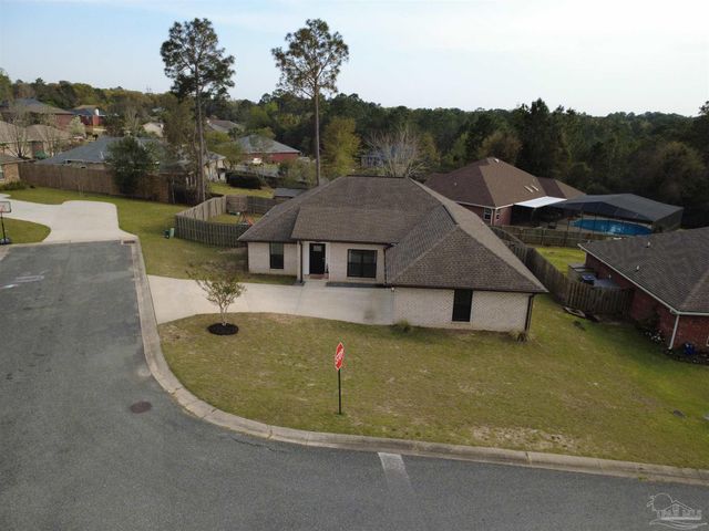 400 Scooter Cv, Crestview, FL 32539