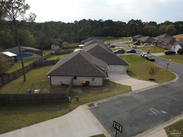 400 Scooter Cv, Crestview, FL 32539