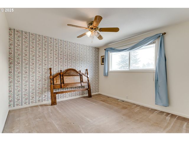 27194 HUEY Ln, Eugene, OR 97402