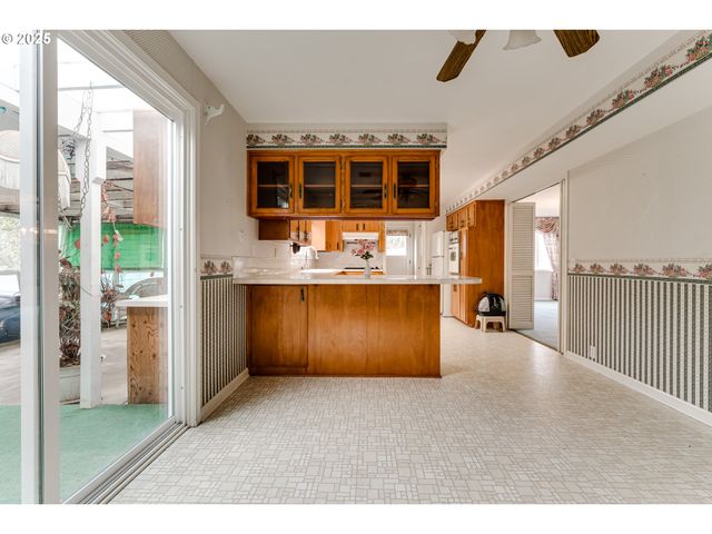 27194 HUEY Ln, Eugene, OR 97402