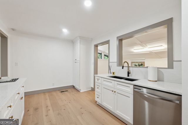 2010 Glenroy Drive SE, Smyrna, GA 30080