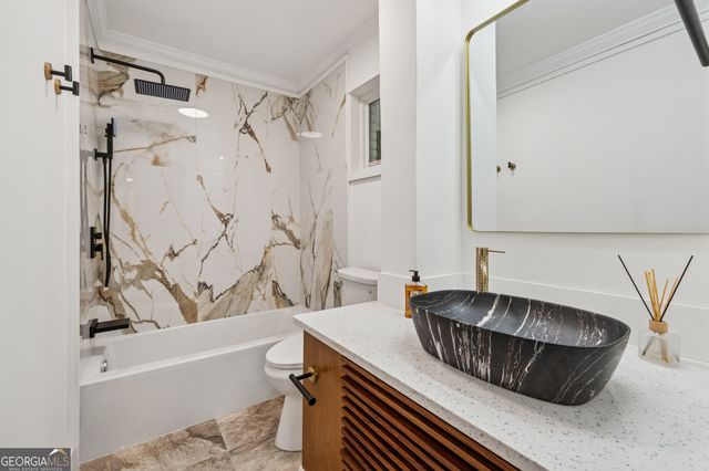 2010 Glenroy Drive SE, Smyrna, GA 30080