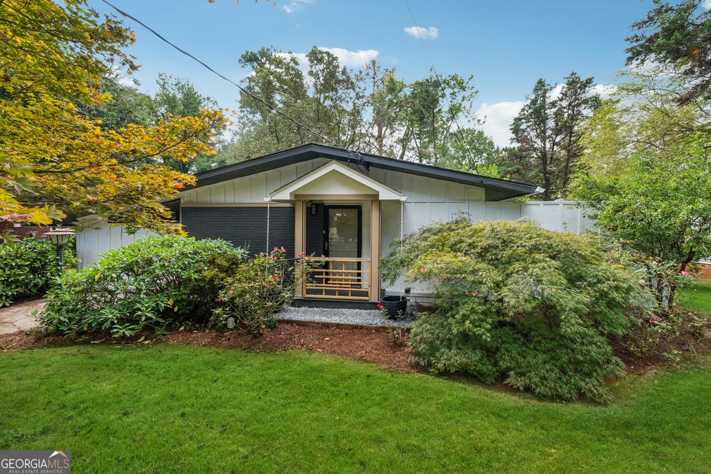 2010 Glenroy Drive SE, Smyrna, GA 30080