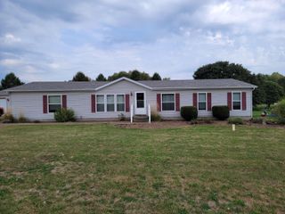 2027 E Coachlight Drive, La Porte, IN 46350