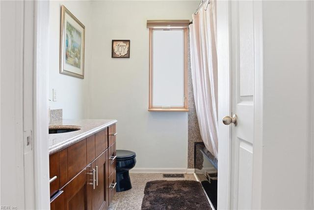 3805 Tiffany LN, Virginia Beach, VA 23456