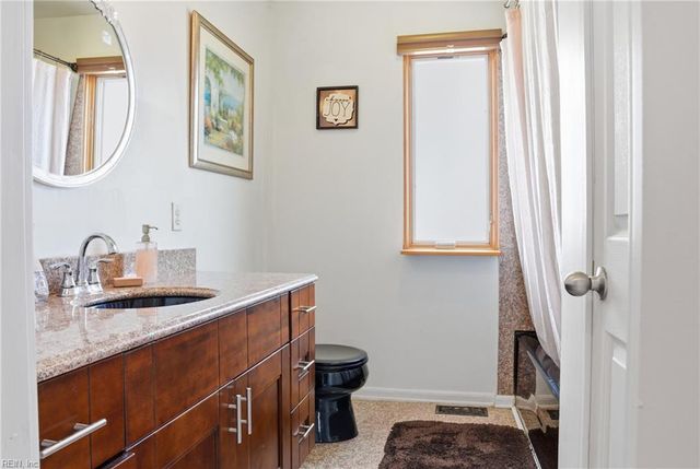 3805 Tiffany LN, Virginia Beach, VA 23456